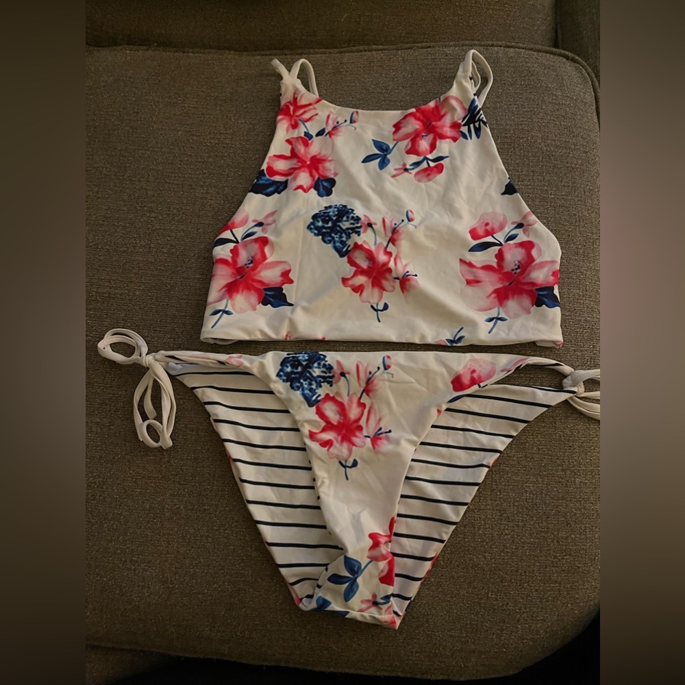 Cupshe reversible bathing suit - Picture 11 of 16